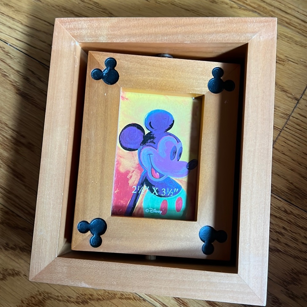 Disney photo frame two ways